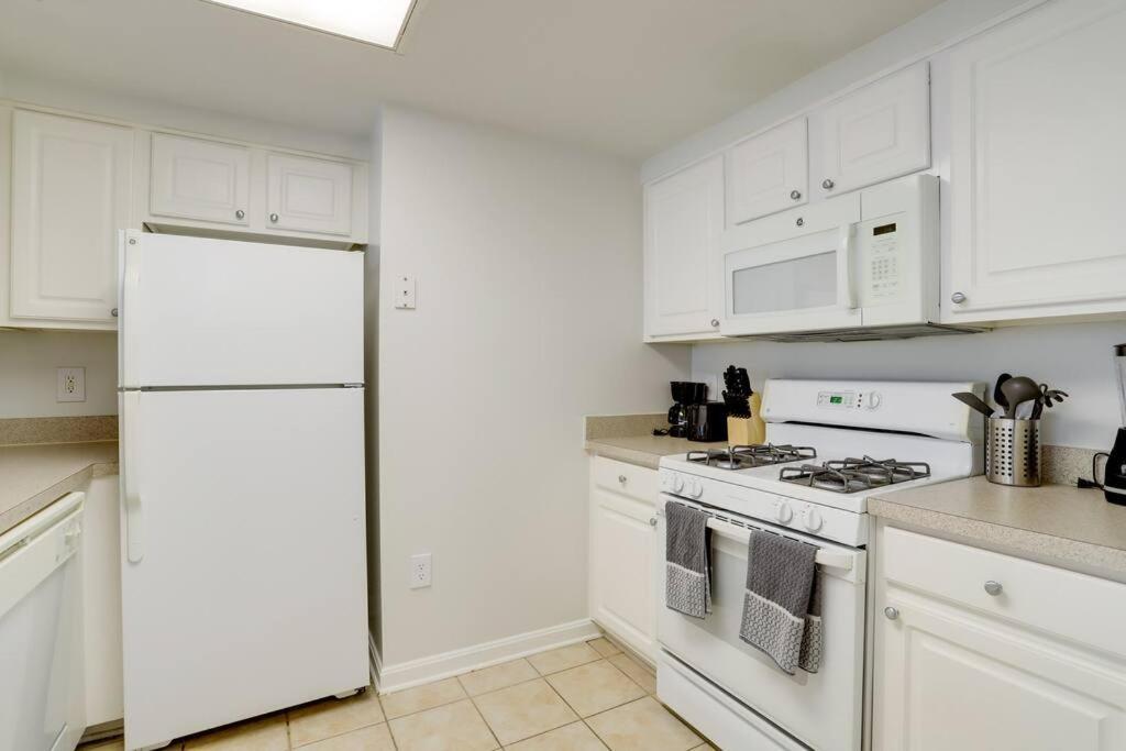 Fantastic 2 Bedroom Condo At Ballston With Gym 알링턴 외부 사진